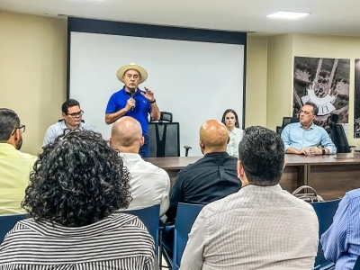 Bocalom se reúne com setor imobiliário e pede ajuda para combater queimadas em lotes vazios